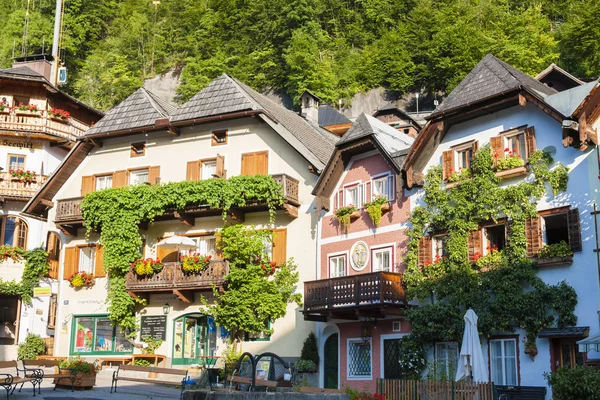 Hallstatt, aldeia de montanha em Alpes austríacos, Áustria — Fotografia de Stock