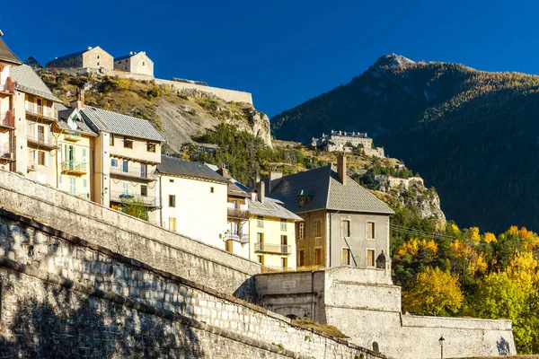 Staré opevňovací město Briancon ve Francii — Stock fotografie