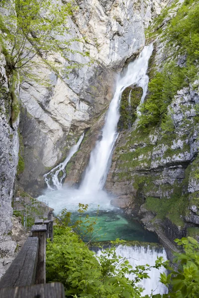 Cascada de Savica en el parque nacional de Triglavski, Eslovenia — Foto de Stock