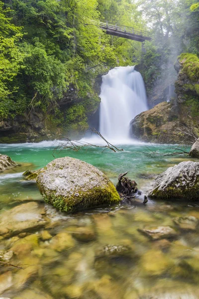スロベニアのトリグラフ自然公園の合計滝 — ストック写真