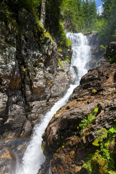 Waterval Riesachfalle bij Dachstein, Alpen, Oostenrijk — Stockfoto