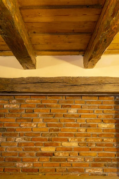 Antiguo muro de ladrillo en República Checa — Foto de Stock