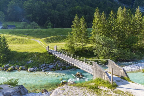 Touwbrug op de rivier Soca, nationaal park Triglavski, Sloveni — Stockfoto