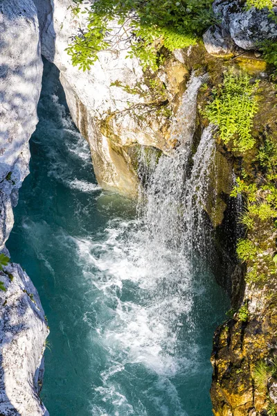 Cascade à la rivière Soca, Velika korita Soce, Triglavski nationa — Photo