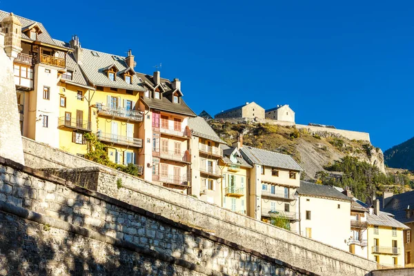 Antigua ciudad fortificada Briancon en Francia — Foto de Stock