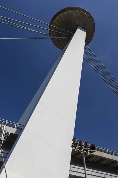 Ufo tower in Bratislava, Eslováquia — Fotografia de Stock