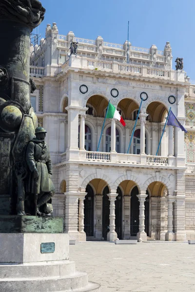 Centro histórico en Terst, Italia —  Fotos de Stock