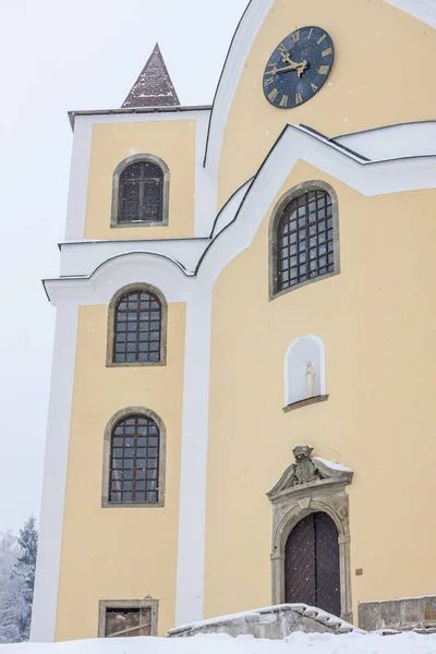 Église à Neratov, Orlicke montagnes, République tchèque — Photo