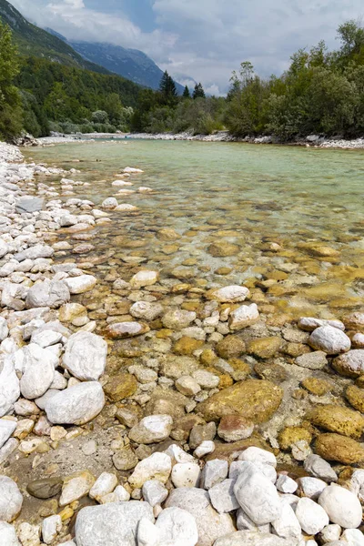 Soca-floden i Triglav nationalpark i Slovenien — Stockfoto