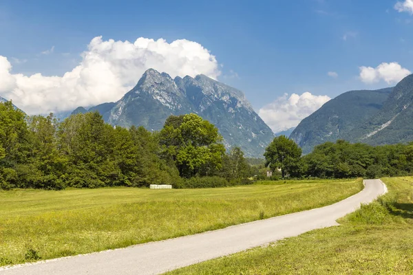 Triglav nationaal park in de buurt van Bovec, Slovenië — Stockfoto