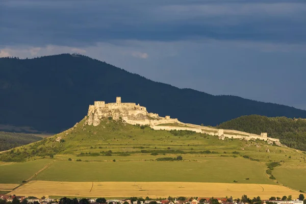 Ruína do Castelo de Spissky na Eslováquia — Fotografia de Stock