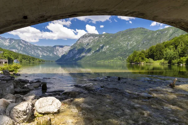 Jezioro Bohinj w Parku Narodowym Triglav, Słowenia — Zdjęcie stockowe