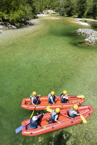 Rafting, Sava Bohinjka en el parque nacional de Triglav, Eslovenia —  Fotos de Stock