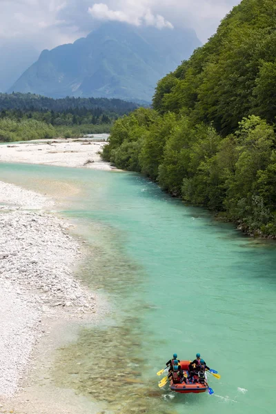 Rafting, Soca in Triglav Nationaal Park, Slovenië — Stockfoto