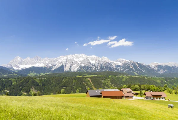 Dachstein a krajina poblíž Schladming, Rakousko — Stock fotografie
