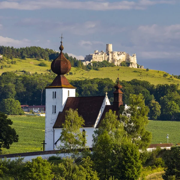 Церква в замку Зехра і Спарта, Словаччина — стокове фото