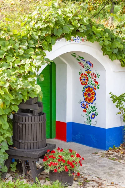 Grupo de bodegas típicas al aire libre en Moravia, República Checa — Foto de Stock