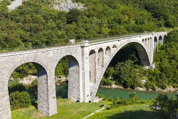 Solkan bridhe aan de rivier Soca, Slovenië — Stockfoto