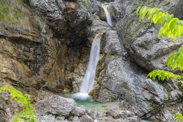 Vodopád Cascata Facchin v Trentino-Alto Adige, Itálie — Stock fotografie
