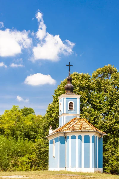 Igreja azul perto de Szalka, Hungria — Fotografia de Stock