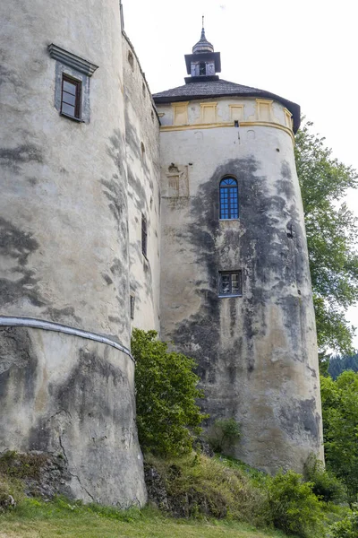 Castillo Niedzica en Pieniny, Polonia — Foto de Stock