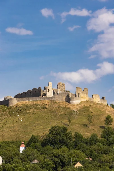 Rovine del castello Branc vicino a Senica, Slovacchia — Foto Stock