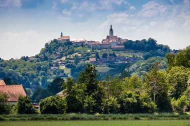 Styria, Avusturya 'daki Straden kasabası ve şarap bağları
