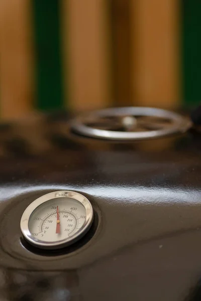 Termometr Grillu Ogrodowym — Zdjęcie stockowe
