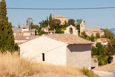 Lavanta tarlası olan şapel, Valensole Platosu, Provence, Fransa