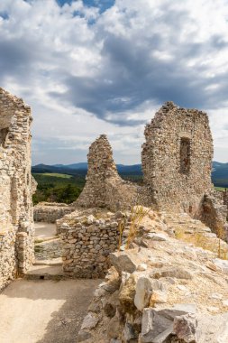 Hrusov Kalesi, Zlate Moravce Bölgesi, Nitra Bölgesi, Slovakya