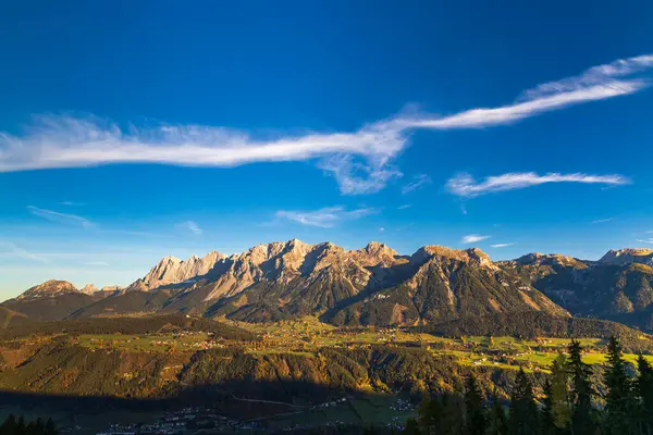 Podzimní Pohled Dachsteinský Masiv Rakousku — Stock fotografie