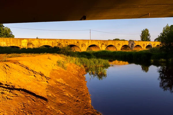 Ponte Pedra Velha Sobre Lagoa Vitek Perto Trebon Boêmia Sul — Fotografia de Stock