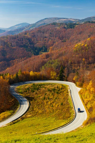 斯洛伐克斯洛文尼亚拉杰国家公园内的道路 — 图库照片