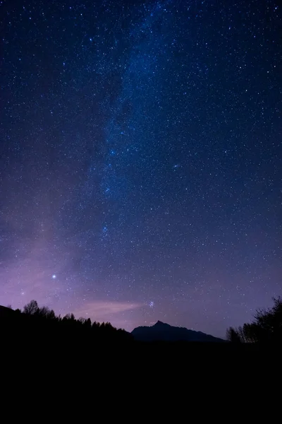 スロバキアのハイタトラ近くの夜空 — ストック写真