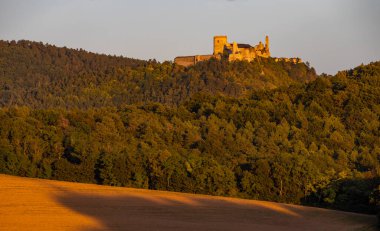 Batı Slovakya 'da Cachtice harabeleri
