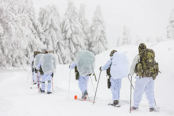 チェコ特殊部隊の冬の訓練 — ストック写真