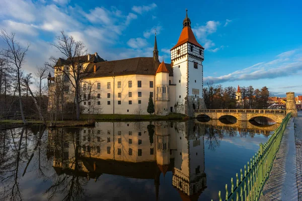 チェコ共和国南ボヘミア ストラコニツェ近くのブラトナ城 — ストック写真