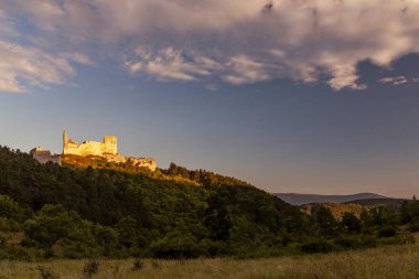 Batı Slovakya 'da Cachtice harabeleri