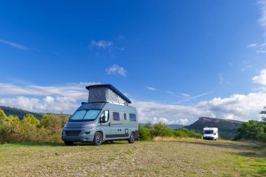 Van Life Solutre Kayası, Burgundy, Solutre-Pouilly, Fransa