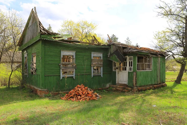 Antigua Casa Rural Destruida Primavera — Foto de Stock