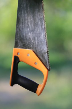 Soyut El sarı kulplu gördüm