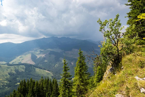 Berglandschaft Mit Szene Vor Gewitter — Stockfoto