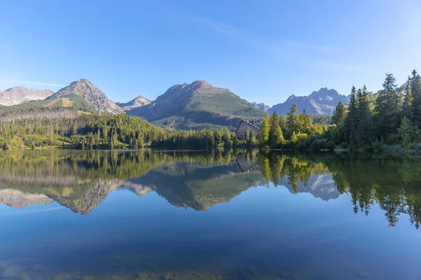 Mooie Ochtend Landschap Met Meer Bergen Slowakije — Stockfoto