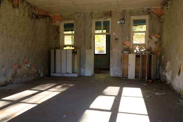 Vieille Chambre Vide Dans Bâtiment Abandonné — Photo