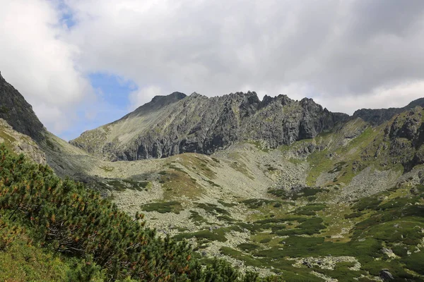 Paisagem Montanhosa Com Rochas Tatras Eslováquia — Fotografia de Stock