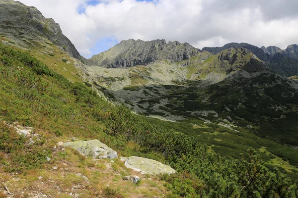 Berglandschap Met Oude Stenen Helling Tatra Slowakije — Stockfoto