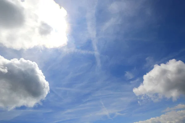 青い空に抽象的な雲 — ストック写真