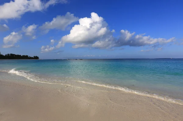 Wolken am Meeresufer — Stockfoto