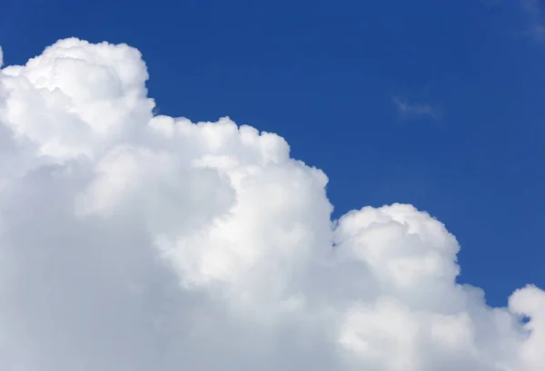 Moln i himlen — Stockfoto