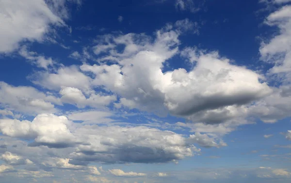 Nuvens no céu — Fotografia de Stock